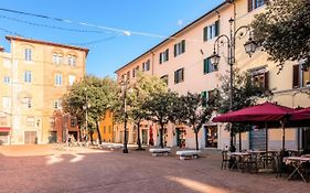 Hostly - La Pera Suite Apartment - 2 Bedrooms, Full Center